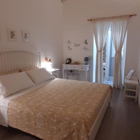 Il Poggiolo Fiorito Hotel Taranto Exterior photo